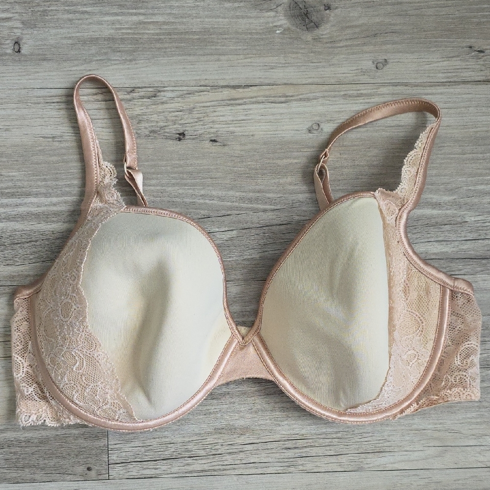 Victoria's Secret Cream and Tan Lace Bra